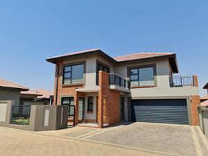 3 Bedroom Property for Sale in Langenhovenpark Free State